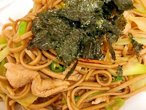 癖になる辛さ！豚と青唐の炒め蕎麦